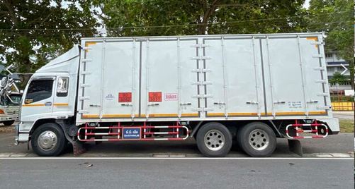 รถบรรทุก 10 ล้อตู้ทึบของ Nano Recycle