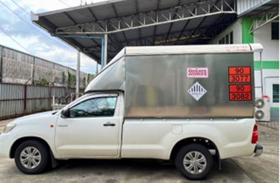 Box pickup truck